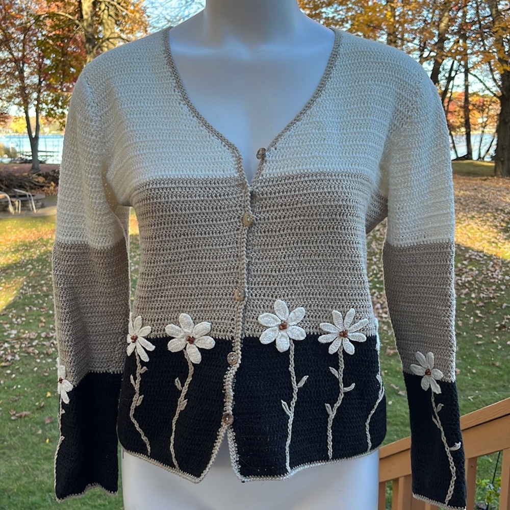 J. Marco terrific knit sweater w/floral appliqués S-M